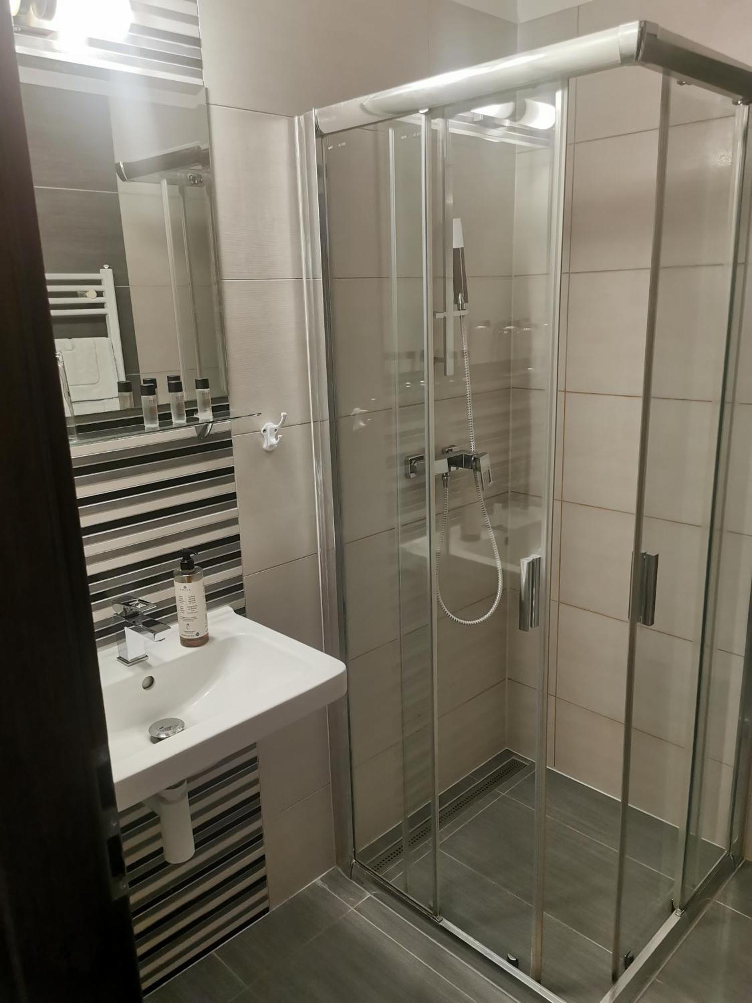 Hotel Diana Nové Mesto nad Váhom Esterno foto