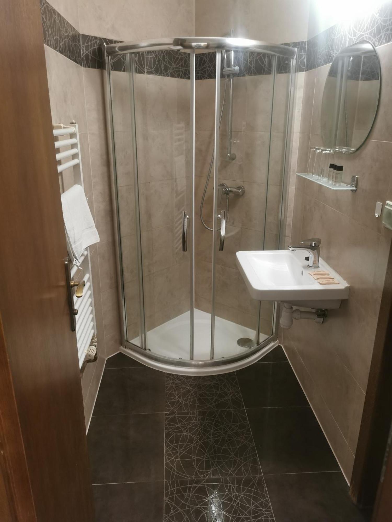 Hotel Diana Nové Mesto nad Váhom Esterno foto