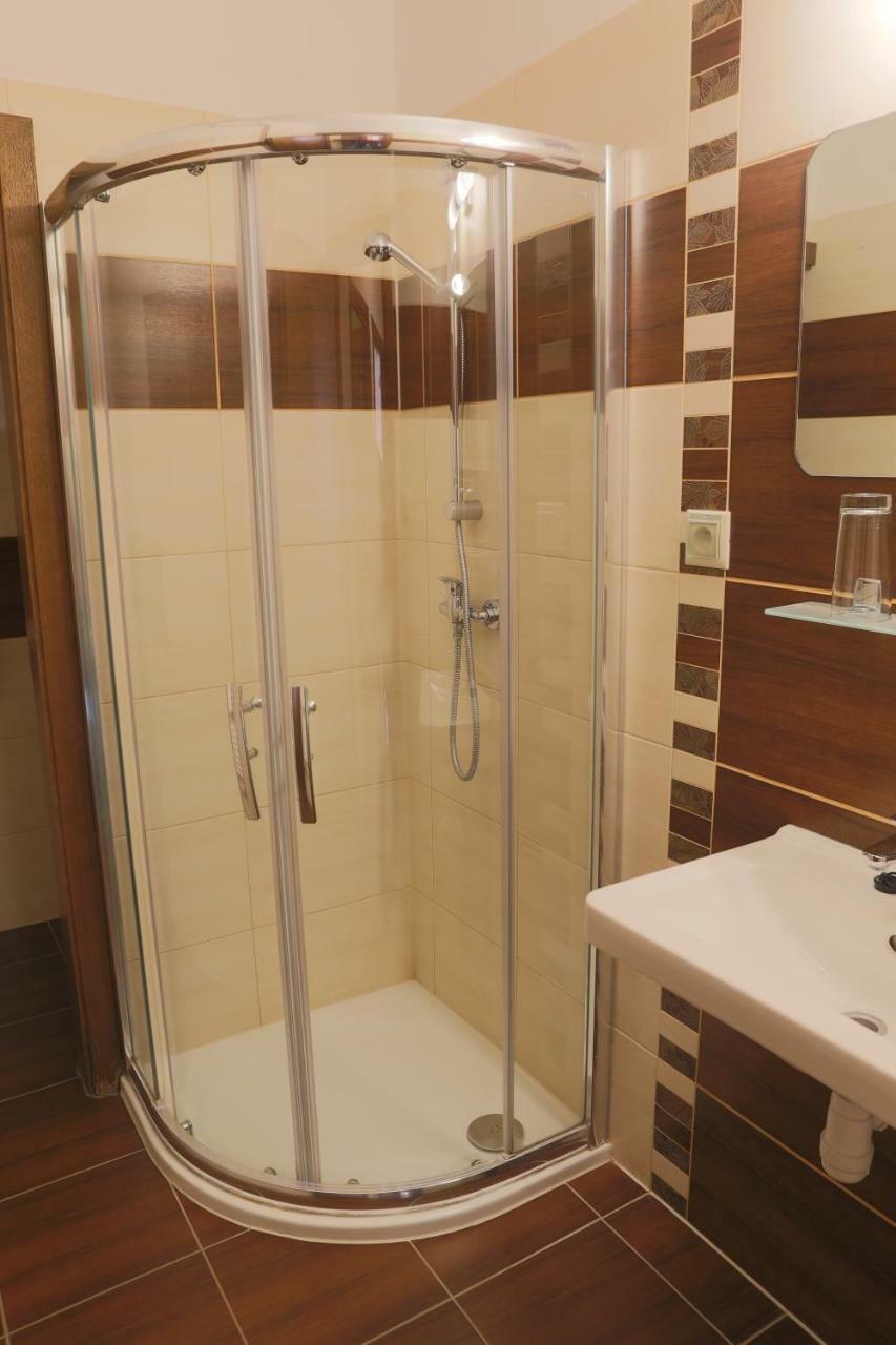 Hotel Diana Nové Mesto nad Váhom Esterno foto