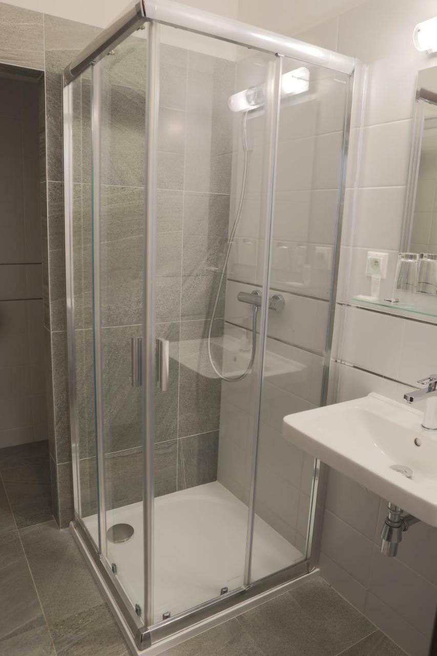 Hotel Diana Nové Mesto nad Váhom Esterno foto